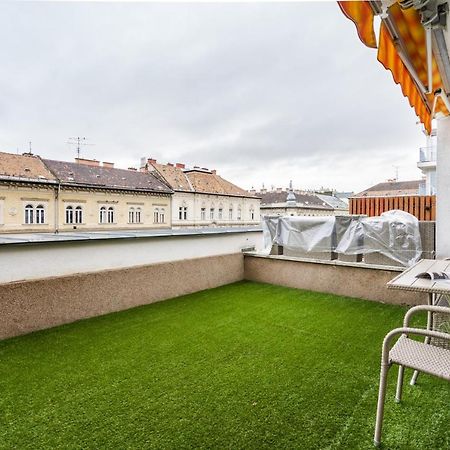 Bpr Garay Suite With Rooftop Terrace & A/C Budapest Bagian luar foto