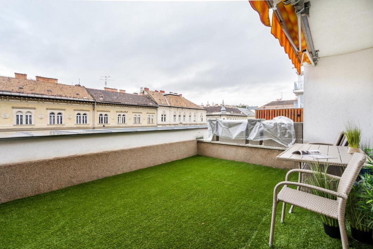 Bpr Garay Suite With Rooftop Terrace & A/C Budapest Bagian luar foto