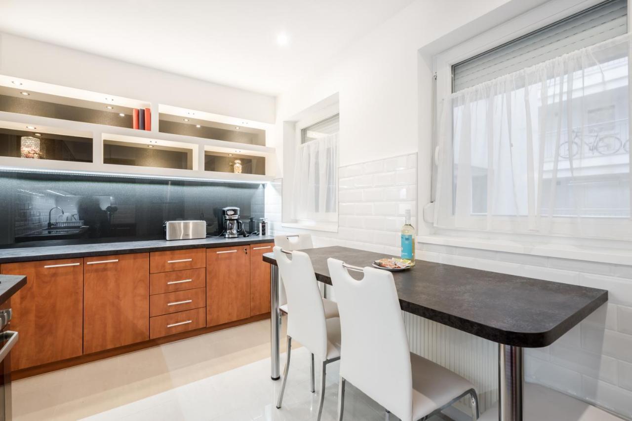 Bpr Garay Suite With Rooftop Terrace & A/C Budapest Bagian luar foto