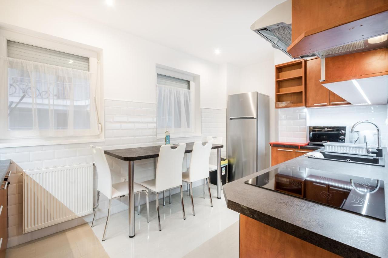 Bpr Garay Suite With Rooftop Terrace & A/C Budapest Bagian luar foto