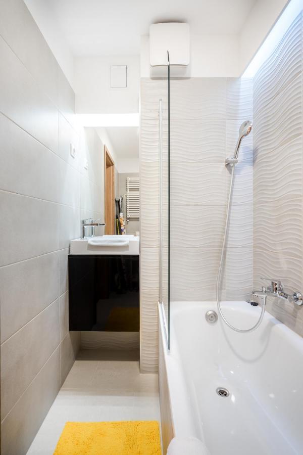 Bpr Garay Suite With Rooftop Terrace & A/C Budapest Bagian luar foto