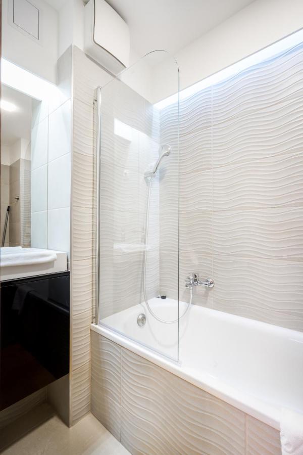 Bpr Garay Suite With Rooftop Terrace & A/C Budapest Bagian luar foto